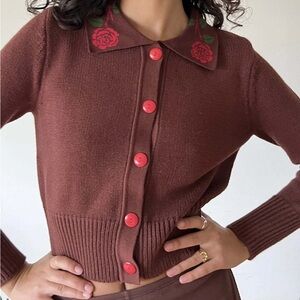 Lisa Says Gah Brown Sweater with Red Accents
